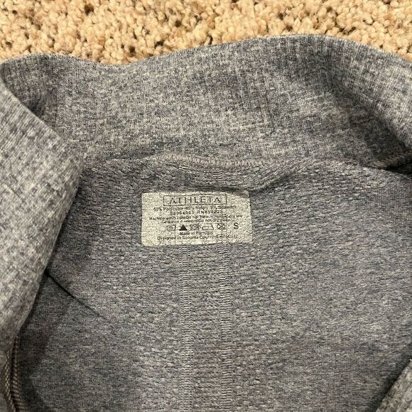 Athleta lightweight 1/4 zip - Picture 2 of 2